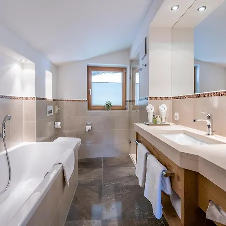 Hotel Auenhof Lech