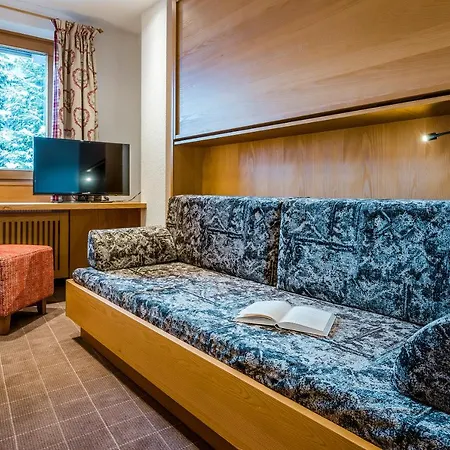 Hotel Auenhof 4*